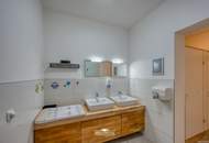 Modernes Cafe-Restaurant mit Panorama-Blick auf den Attersee wartet auf Ihre Übernahme!