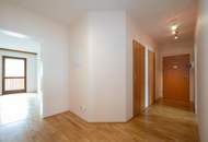 Gepflegte Wohnung mit Küche und Loggia und TG-Stellplatz in zentraler Lage!
