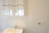 SONNIGE DACHGESCHOSS-MAISONETTE NAHE HANUSCH KRANKENHAUS