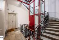 helles Altbau-Eckbüro am Parkring vis a vis des Stadparks