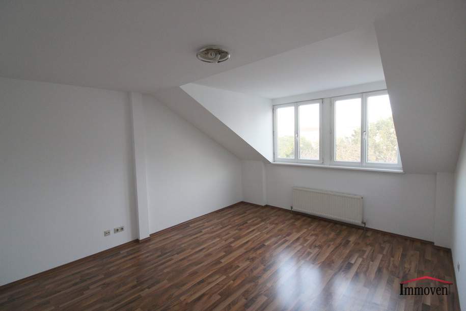 Wohnen in Toplage: Schöne 3-Zimmerwohnung im Dachgeschoss, Wohnung-miete, 950,00,€, 1100 Wien 10., Favoriten