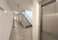 Moderne 2-Zimmer-DG-Wohnung mit sehr guter Anbindung