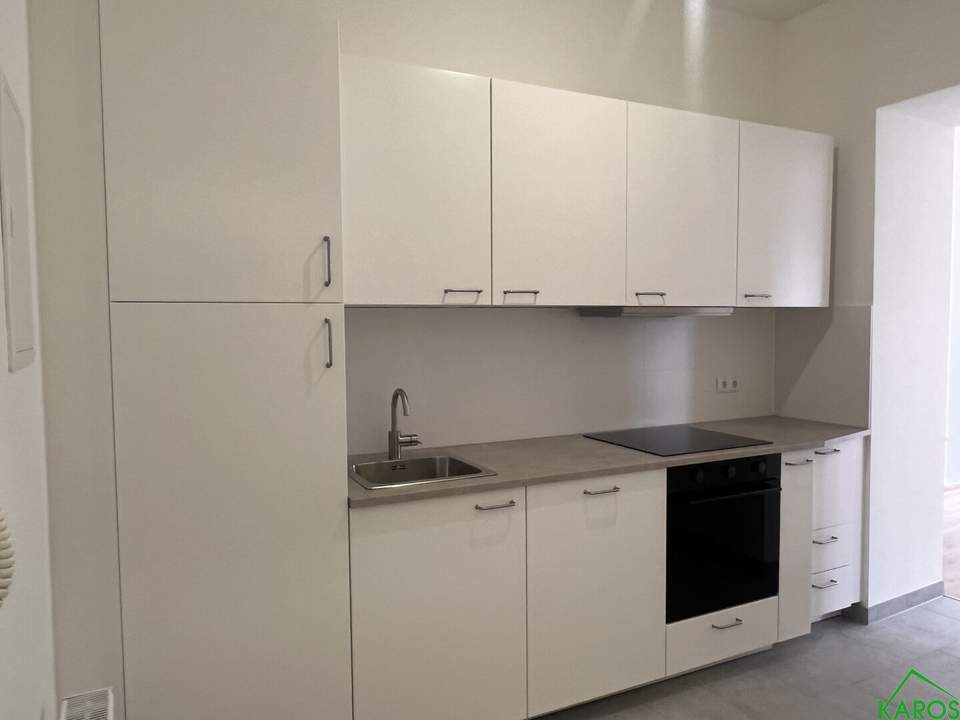 GENERALSANIERTE 2-ZIMMER-ALTBAU *ERSTBEZUG NACH KATEGORIEANHEBUNG*