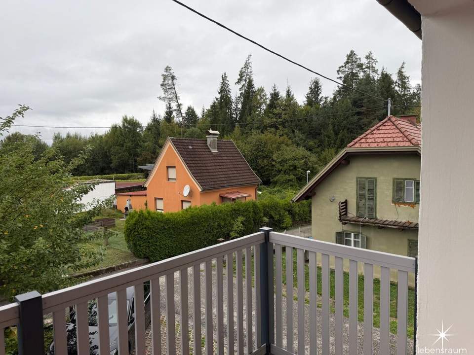 Neuwertige 3-Zimmer-Mietwohnung mit Süd- Westbalkon &amp; Stellplatz in St. Magdalen.