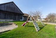 Ein Vierkanthof wie aus dem Bilderbuch – liebevoll renoviertes Wohnhaus und traumhafter Innenhof