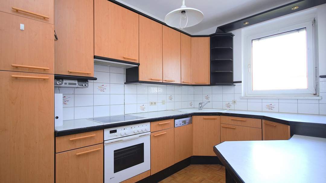 Toll geschnittene 2-Zimmer-Wohnung mit Tiefgaragenplatz in Wetzelsdorf