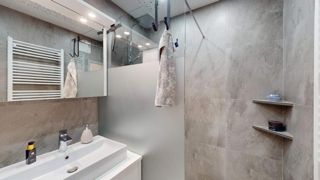 ✨ Kaum online – schon begehrt: Extrem helle, sanierte 3-Zimmer-Wohnung mit TG-Platz!