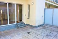 TERRASSENHIT, UNBEFRISTET, 86 m2 Altbau mit 30 m2 Freifläche, 3 Zimmer, Komplettküche, Wannenbad, Parketten, Hofruhelage