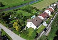 2 bis 3 Familienhaus mit Vollkeller, mit 4 Garagen, Brunnen/Werkstatt - 2 Zufahrten