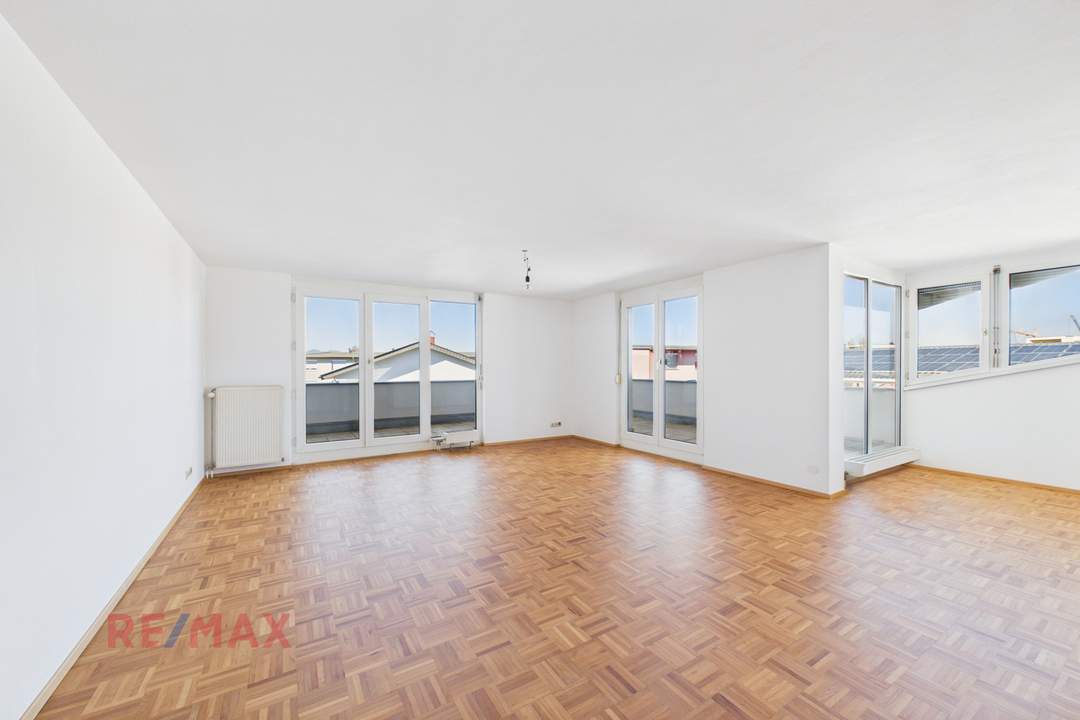 Attraktive 3-Zimmer Wohnung mit 2 Tiefgaragenplätzen in Hard