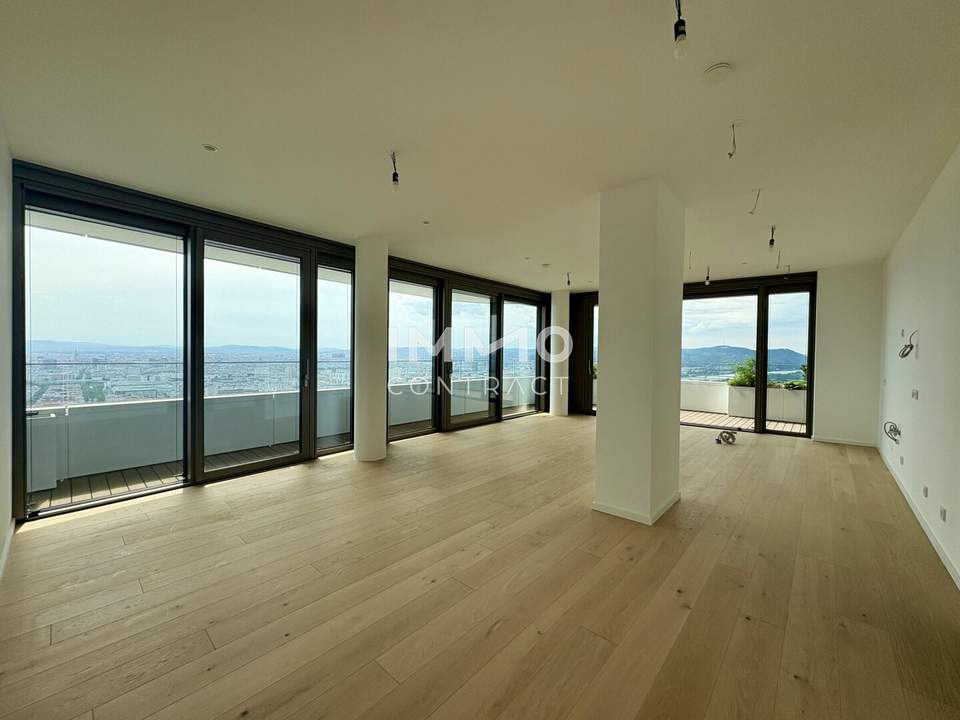 Stephansdom, Donau, Kahlenberg im Blick: Geräumiges Apartment mit Annehmlichkeiten (Gym, Pool, Spa, Lounges, Doorman)