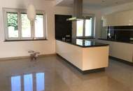 SONNIGES &amp; MODERNES TERRASSENAPARTMENT IN DREIPARTEIENHAUS