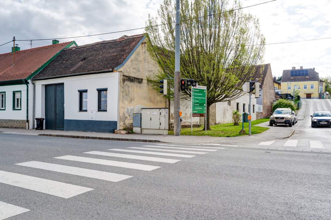 NEUER PREIS !! Einfamilienhaus, 2 Schuppen, Ausbaupotential? Was für ein Objekt!