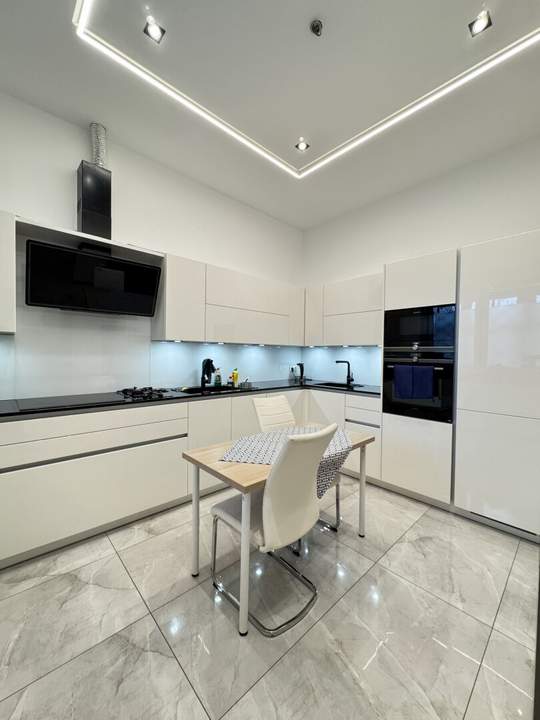 ++Neue++ Exklusive Altbauwohnung in Toplage