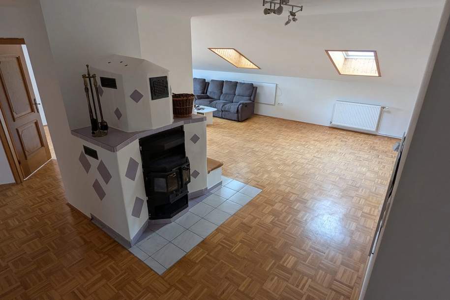 Geräumige 5-Zimmer-DachgeschossWohnung mit Balkon in Frauental (Provisionsfrei), Wohnung-kauf, 229.000,€, 8523 Deutschlandsberg