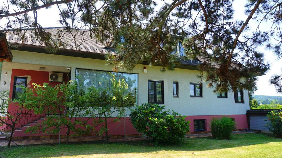 Großzügiges Familienhaus mit Wellnessbereich, Wintergarten & idyllischem Garten nahe Tulln