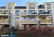 Topwohnung mit großem Balkon – neuwertig, stilvoll, mit Garage – Raumwunder