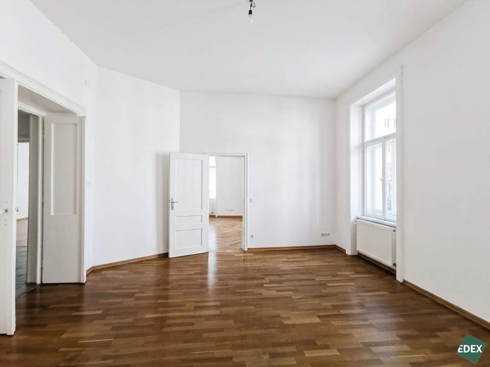 Altbau-Büro direkt am Siebensternplatz