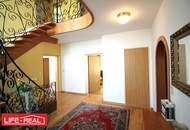 Haus mit Charakter: Fernsicht, Großzügigkeit und 2.000 m² Grundstück mit Erweiterungspotenzial