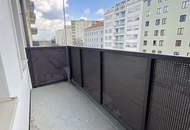 Jetzt besichtigen! Helle 2,5-Zimmer-Wohnung mit zwei Balkonen und feiner Lage!