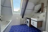 Herrliche Dachgeschosswohnung mit Weitblick! Autoabstellplatz inklusive!