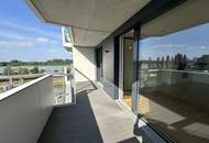 MARINA TOWER - Helle 2-Zimmer-Wohnung mit Balkon und überdachter Loggia