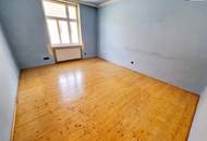 Entzückende Altbauwohnung mit Sanierungsbedarf! Balkon optional möglich! Grüner Innenhof + Ruhelage + Schönes Altbauhaus! Jetzt selbst gestalten und einziehen!
