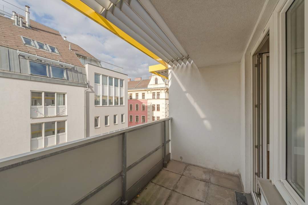 ++NEU++ Tolle 2-Zimmer Dachgeschosswohnung mit Balkon u. Loggia, tolle LAGE in 1080!