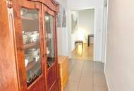 Ruhige Innenhofwohnung mit grünem Blick, zentrumsnah und voller Charme!