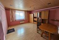 Gepflegtes Haus mit Stadel und Nebenräumen