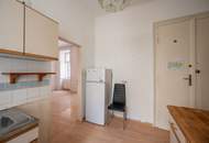 ++Airbnb++ Renovation Opportunity: Well-Located 2-Room Apartment with Potential
