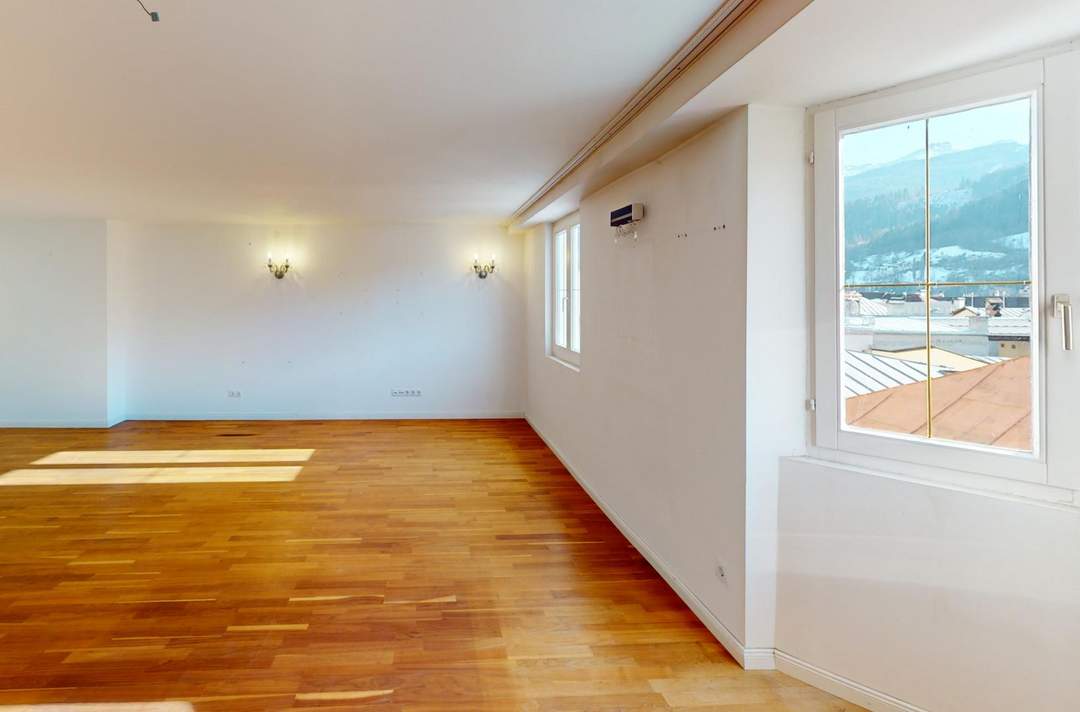 4-Zimmer-Wohnung mit historischem Charme