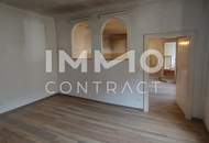 WOHN-UND GESCHÄFTSHAUS AUS DEM 16. JAHRHUNDERT IM HERZEN VON LANGENLOIS 100 m Kellerröhre, Nebengebäude, Innenhof, Geschäftslokale, usw.