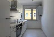 Koffer packen, einziehen: Helle bezugsfertige Wohnung mit Loggia & PKW-Stellplatz nahe Schönbrunn