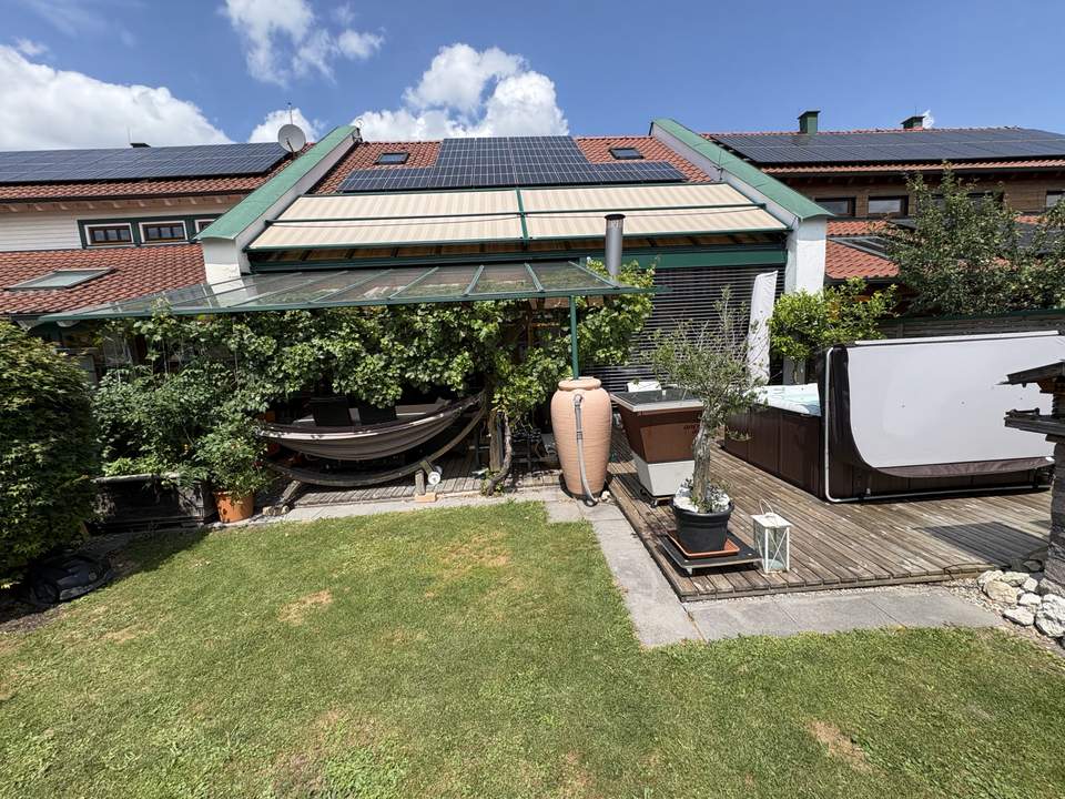 Energieeffizientes Reihenhaus mit PV-Anlage + Speicher - gepflegter Garten