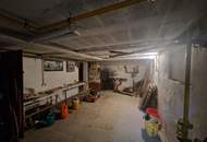 LIEBEVOLLES, RENOVIERUNGSBEDÜRFTIGES LANDHAUS MIT HERRLICHEM, RUHIGEN GARTEN