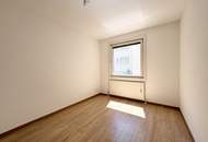 PARADIESISCH VIEL PLATZ FÜR FAMILIEN ODER STUDIERENDE - 5-ZIMMER-WOHNUNG MIT GROSSER LOGGIA