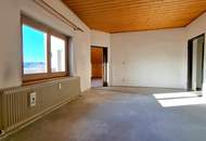 Rarität - 4.Zi.-DG-Wohnung zum Sanieren mit XXL Garten