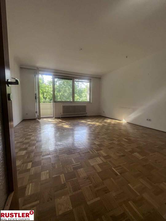 Großzügig geschnittene 3-Zimmerwohnung beim Schloss Hetzendorf | mit Loggia | Lichtdurchflutet