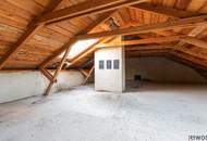 EIN- ODER ZWEIFAMILIENHAUS, gute Substanz, Modernisierungsbedarf