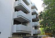 Schönes Wohnen in einer zwei Zimmer Wohnung mit ruhigem Balkon im Hof