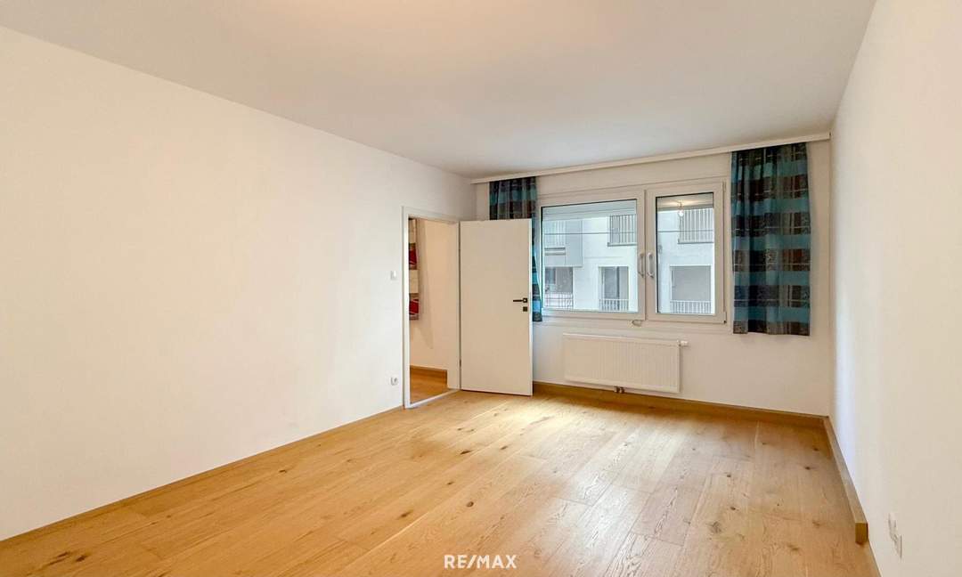 Wunderschöne top sanierte 2 Zimmerwohnung! 4% Rendite für Anleger!