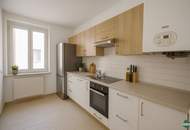 Direkt am Schweizergarten: Schöne 2-Zimmer-Wohnung mit separater Küche