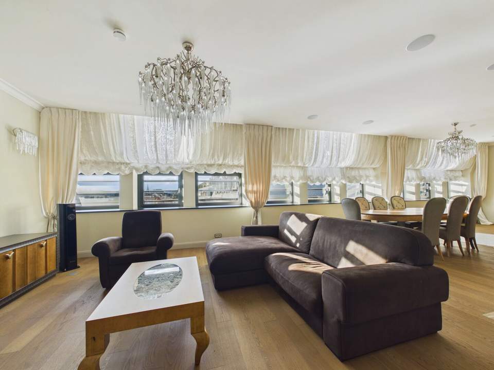 Above the Anker Clock — A Palais Principe Trophy Residence in the Heart of Imperial Vienna