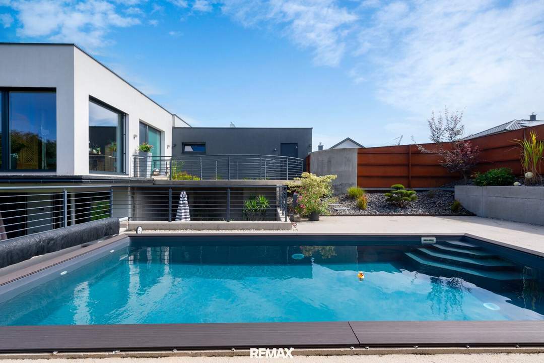 STEYR | CHRISTKINDL – Hochwertiges Designerhaus mit Swimmingpool, Garten, Terrasse & Doppelgarage