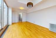 Exklusive Dachwohnung mit Stadtblick im Altbaupalais
