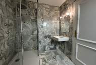 Exklusives Dachgeschoss mit 6 Zimmern, 2 Terrassen & Wellnessbereich |als WG oder Büro nutzbar