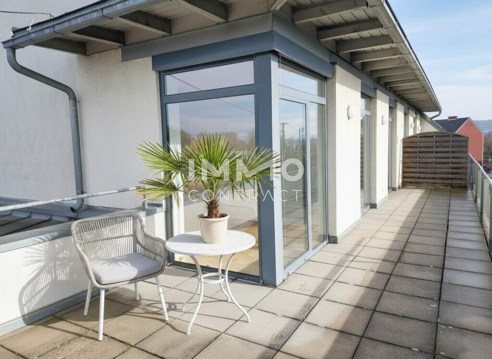 Helle Dachterrassen-Wohnung im Zentrum der Stadt St. Valentin