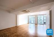 Moderner Büro oder Praxisraum mit Balkon am Paulusplatz