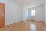 2 Zimmer-Wohnung mit Loggia!